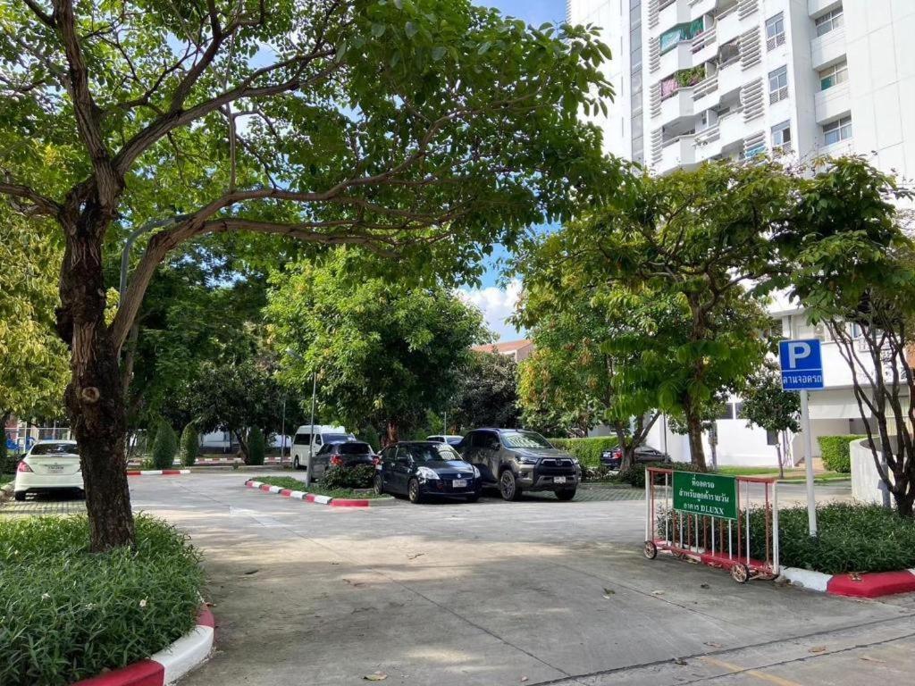 Dluxx Thammasat Hotel Pathum Thani Luaran gambar