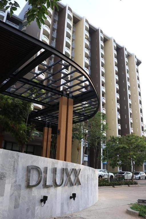 Dluxx Thammasat Hotel Pathum Thani Luaran gambar