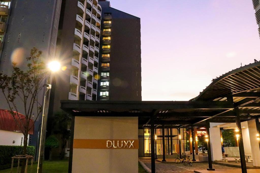 Dluxx Thammasat Hotel Pathum Thani Luaran gambar