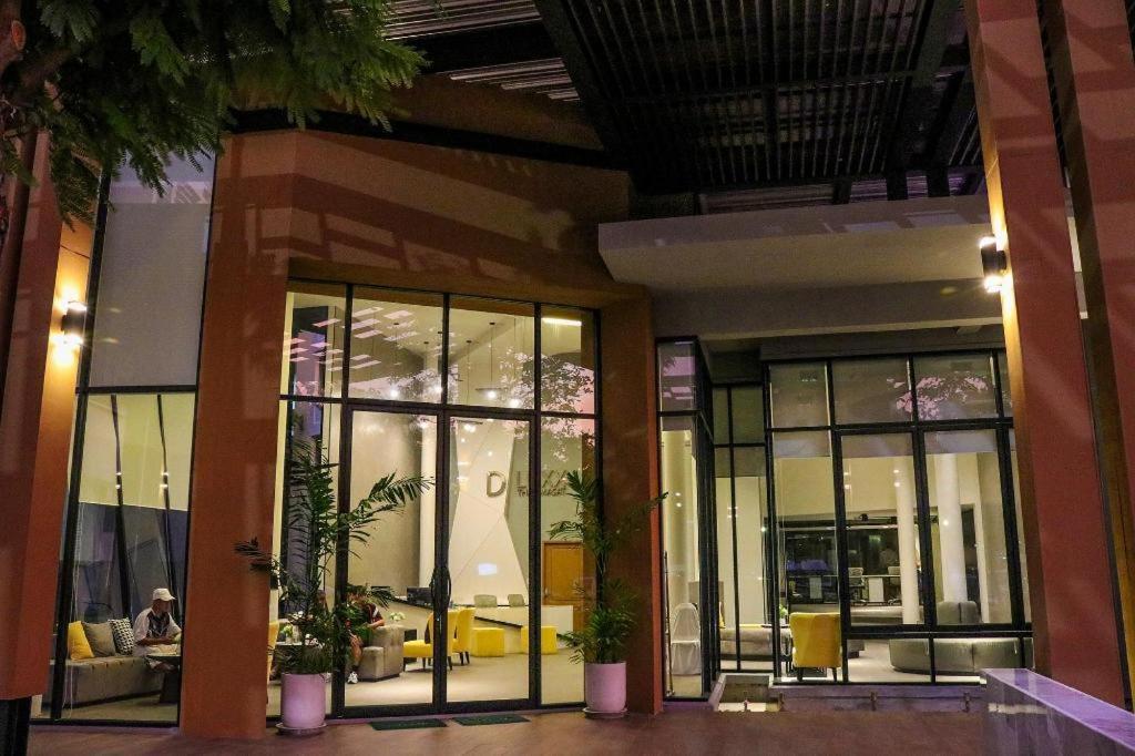 Dluxx Thammasat Hotel Pathum Thani Luaran gambar
