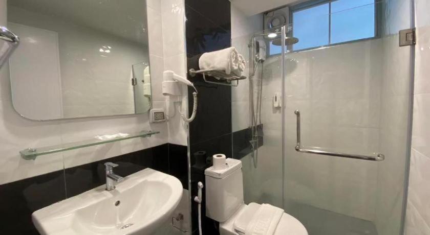 Dluxx Thammasat Hotel Pathum Thani Luaran gambar
