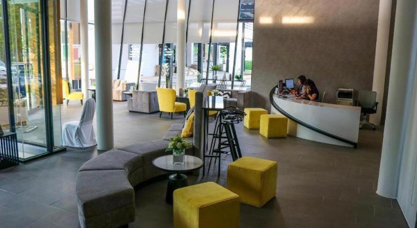 Dluxx Thammasat Hotel Pathum Thani Luaran gambar
